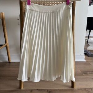 JOA pleated skirt